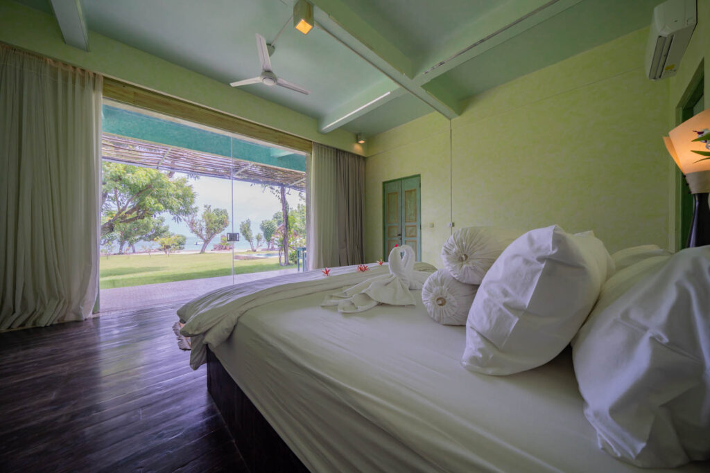 MilosOnTheBeach-Bedroom-1_06