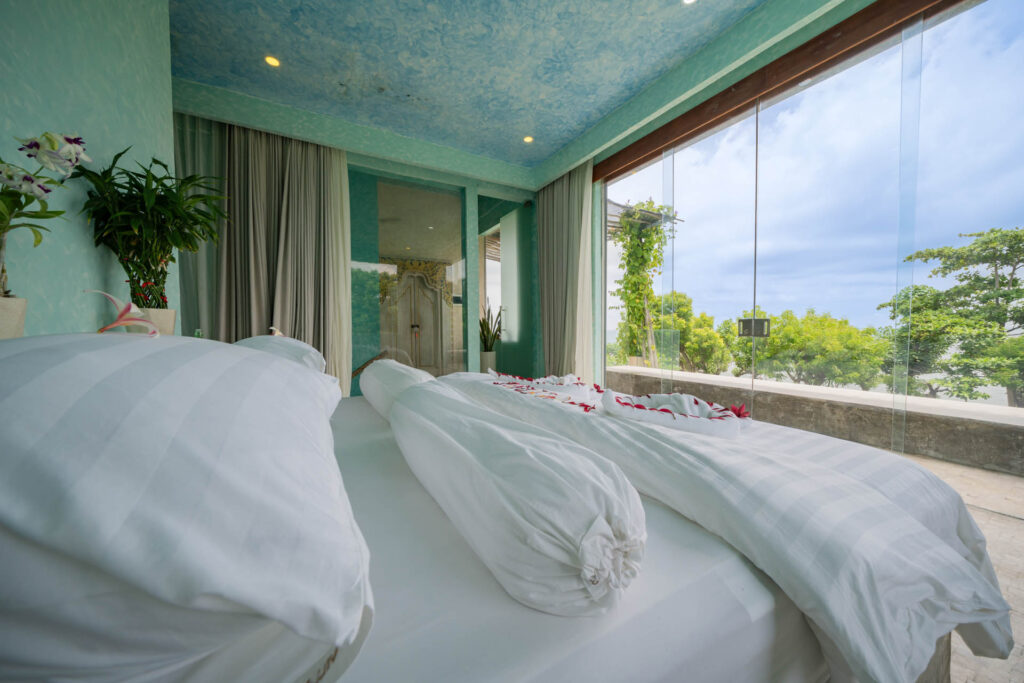 MilosOnTheBeach-Bedroom-3_09