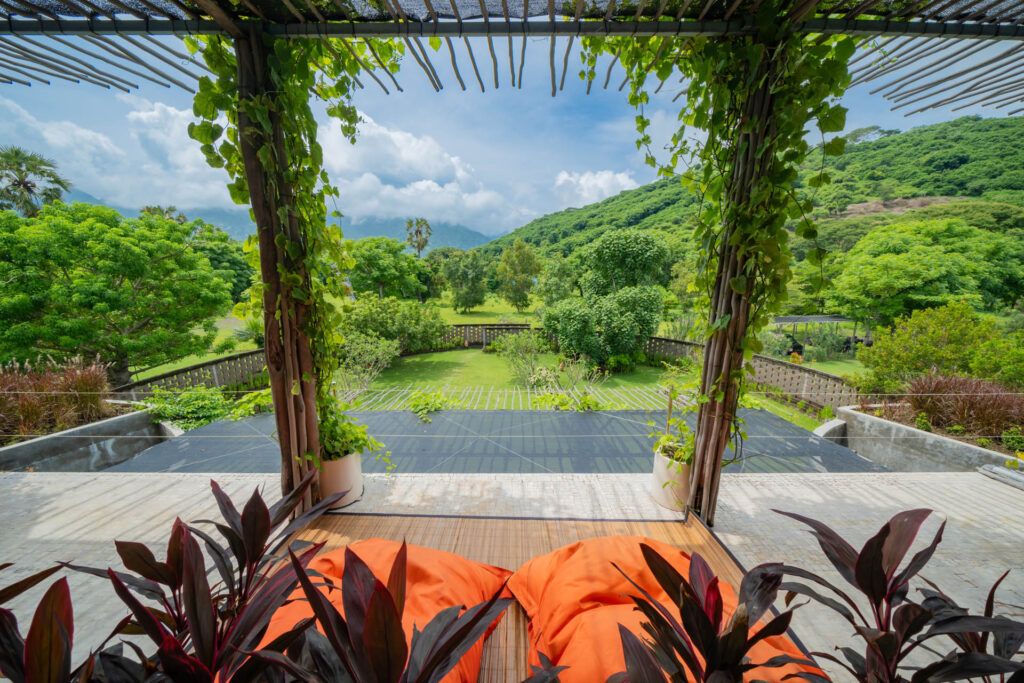 MilosOnTheBeach-Rooftop_23